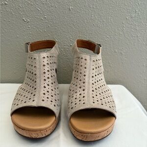 Rockport Beige Cutout Peep-Toe Wedges